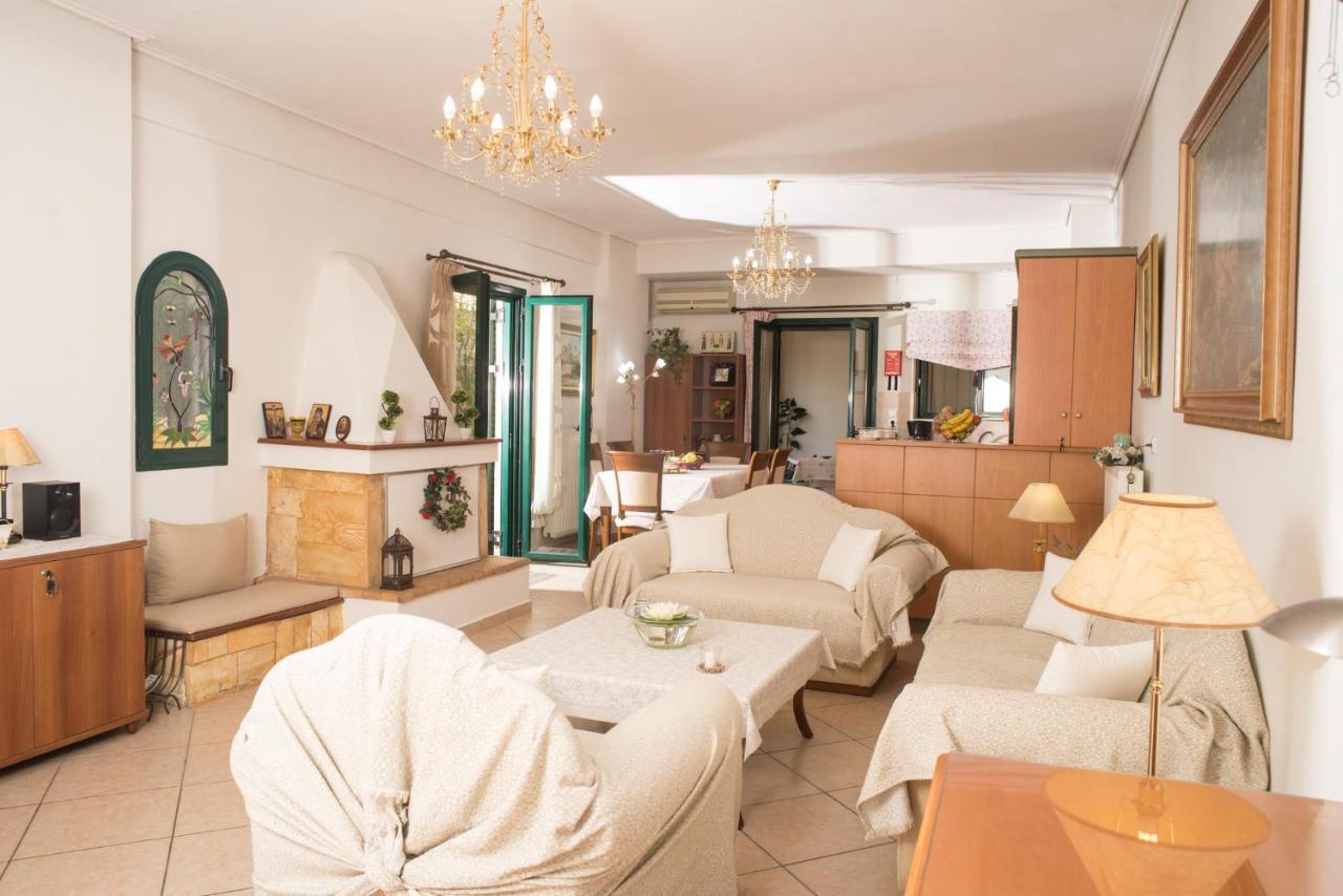 Maisonette With Garden In The Heart Of The Historical Kalamata Center Extérieur photo