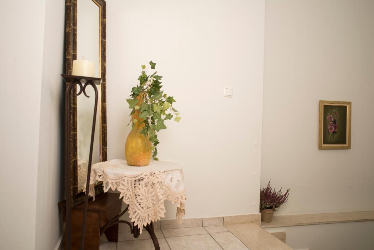 Maisonette With Garden In The Heart Of The Historical Kalamata Center Extérieur photo