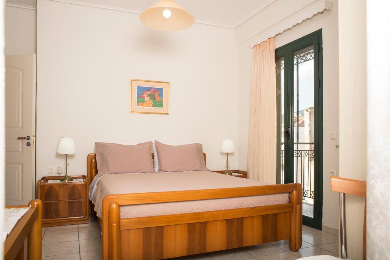 Maisonette With Garden In The Heart Of The Historical Kalamata Center Extérieur photo