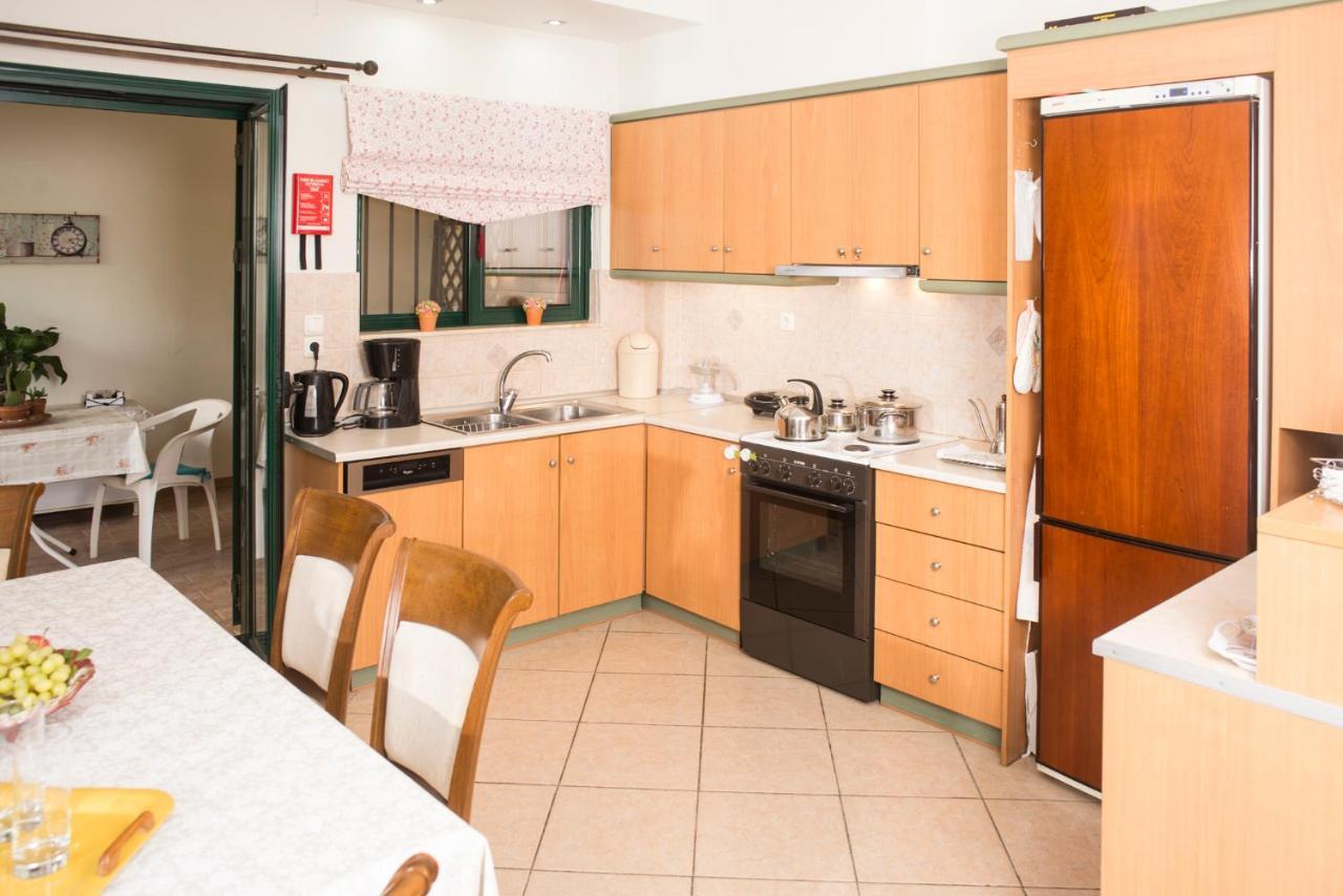 Maisonette With Garden In The Heart Of The Historical Kalamata Center Extérieur photo