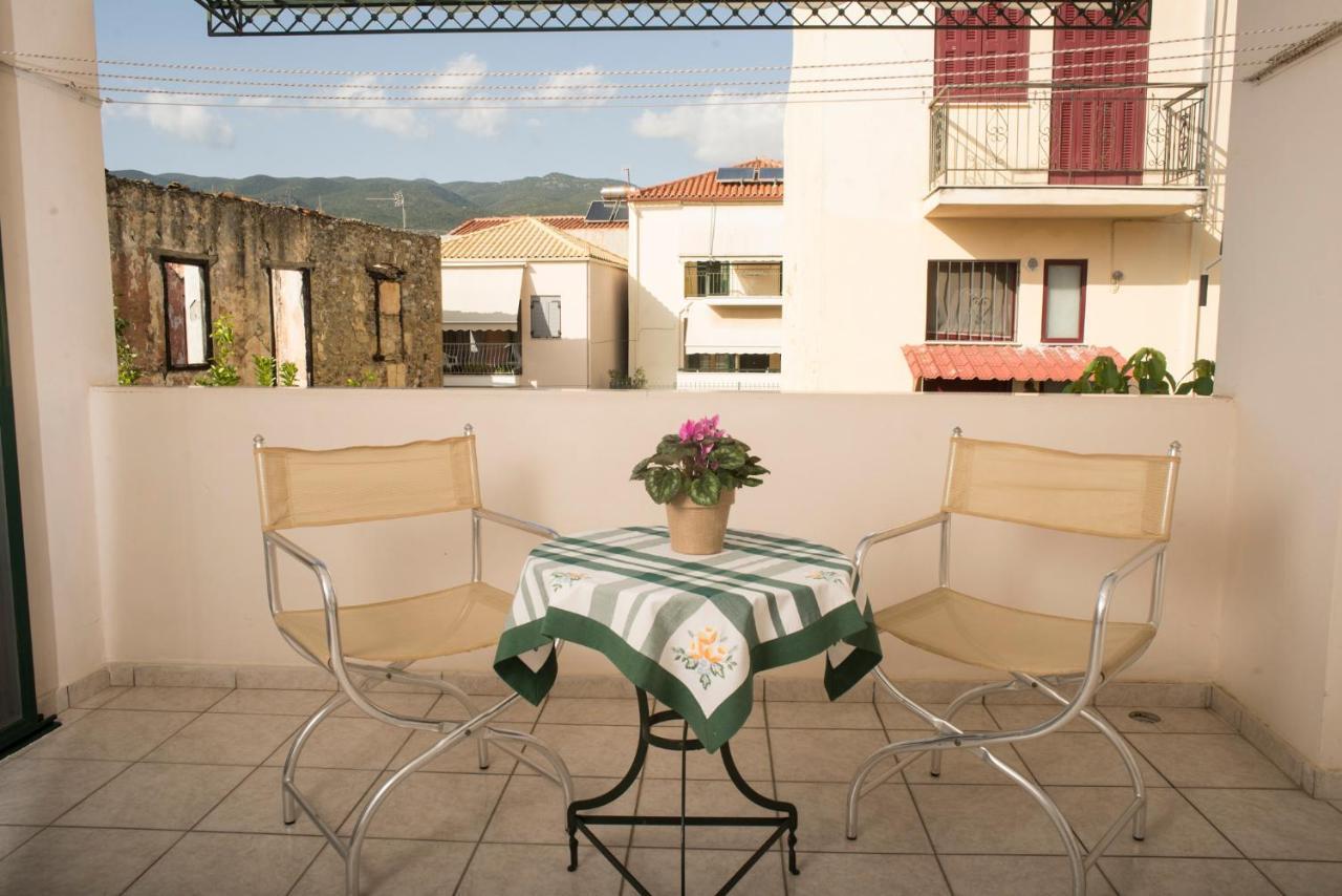 Maisonette With Garden In The Heart Of The Historical Kalamata Center Extérieur photo