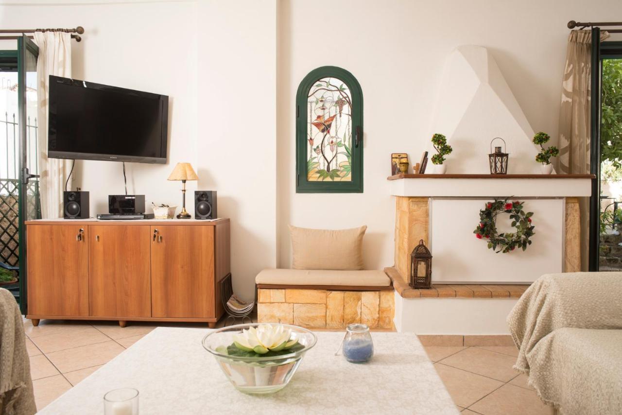 Maisonette With Garden In The Heart Of The Historical Kalamata Center Extérieur photo