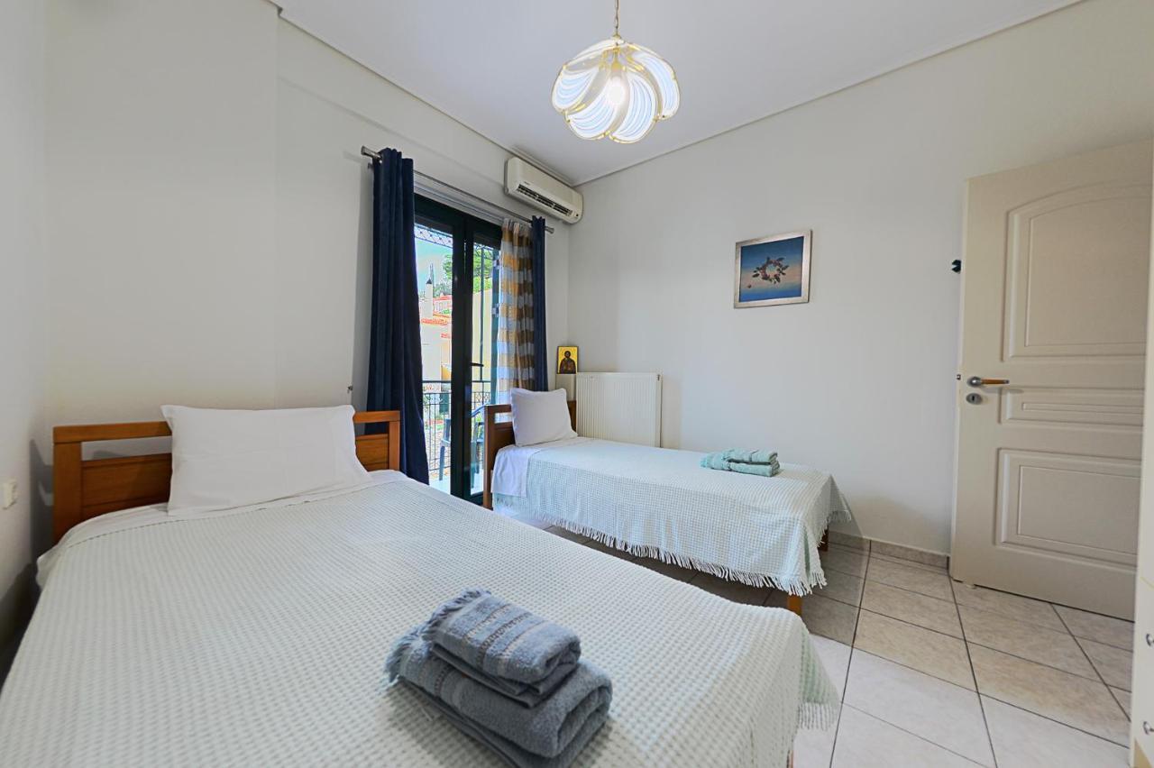 Maisonette With Garden In The Heart Of The Historical Kalamata Center Extérieur photo