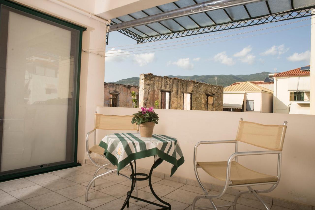 Maisonette With Garden In The Heart Of The Historical Kalamata Center Extérieur photo